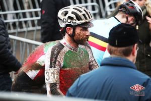 gallery Championnats du monde de cyclo-cross / De la boue, des crevaisons et Van Aert gagne à la fin