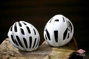 gallery Comparatif casques : Giro Foray contre Met Strale